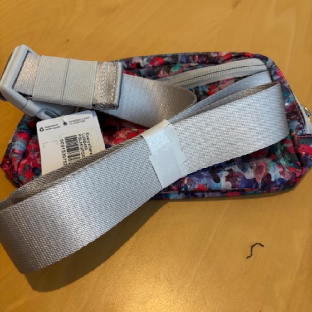 Lululemon belt bag - Picture 4 of 6